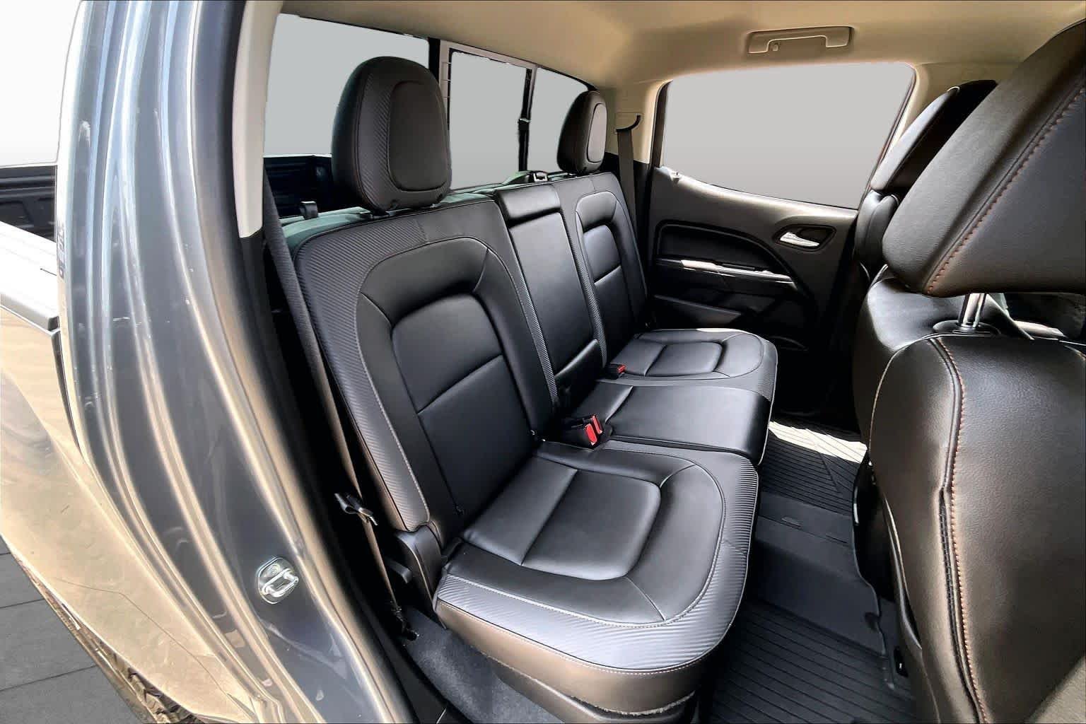 Used 2022 Satin Steel Metallic GMC 4WD AT4 w/Leather image 20