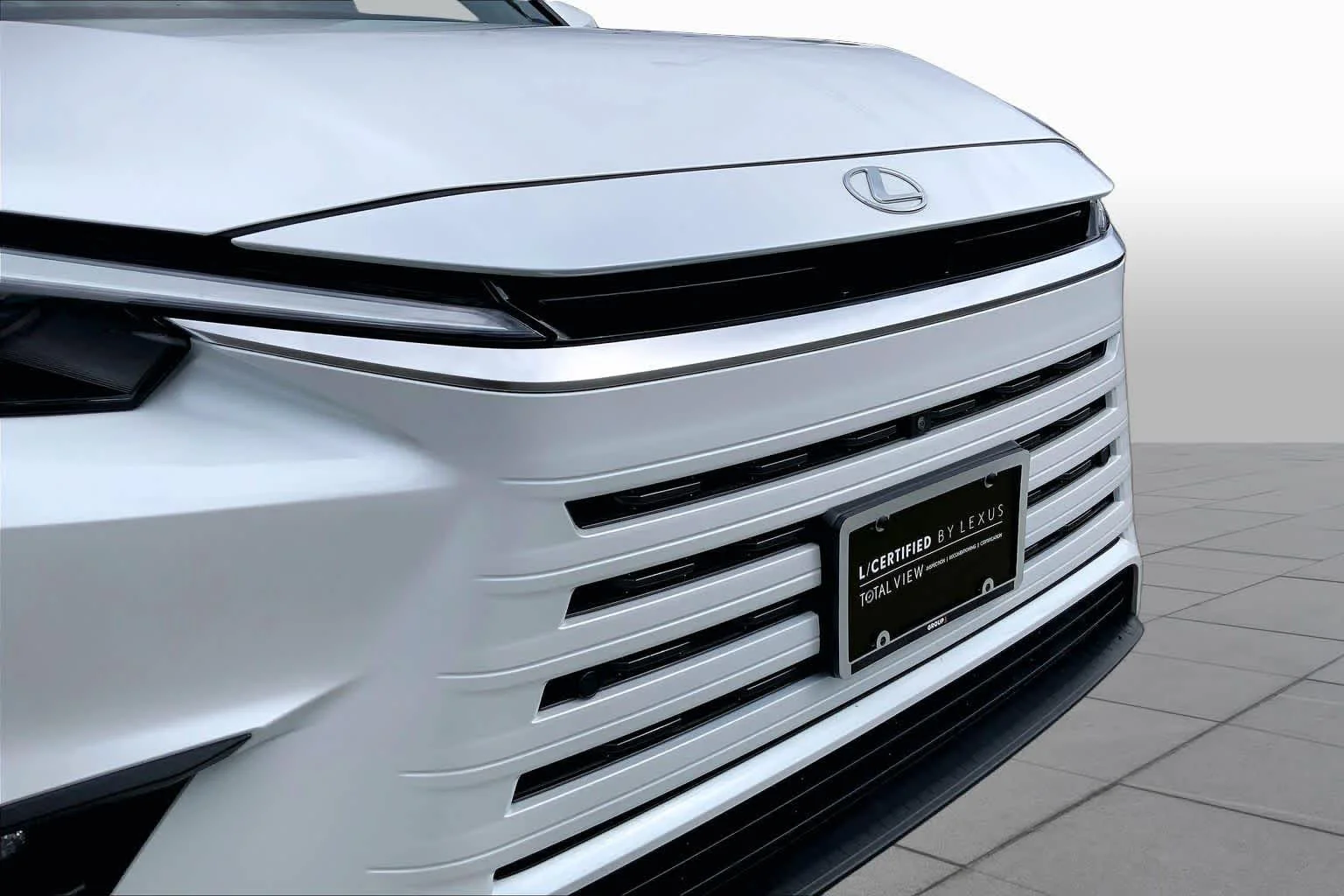 Certified Used 2025 WIND CHILL PEARL Lexus Luxury image 30
