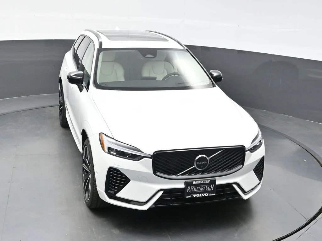 New 2026 Crystal White Volvo T8 Ultra image 28