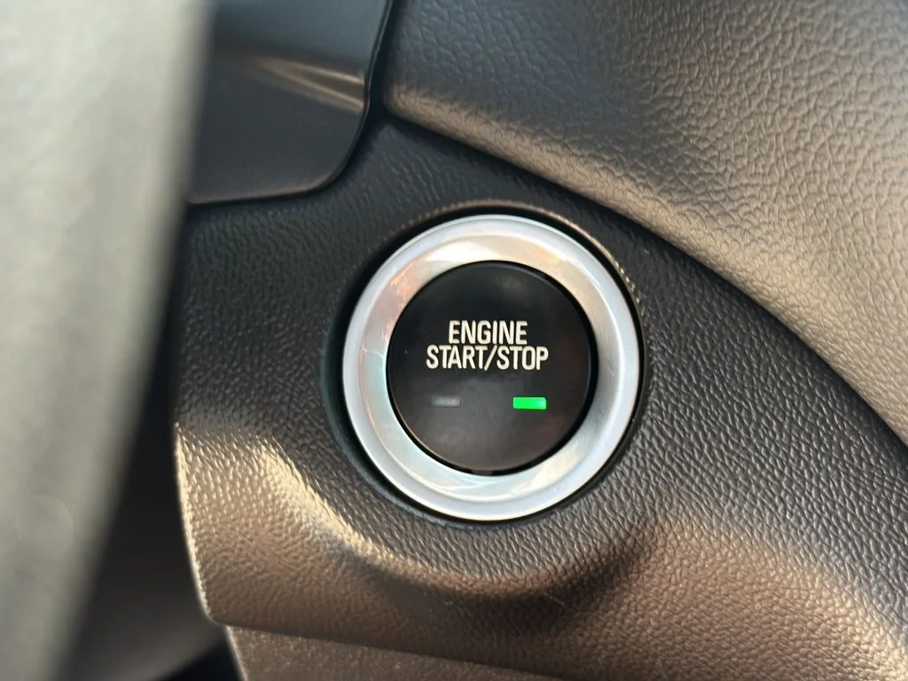Used 2022 White Chevrolet LT image 29