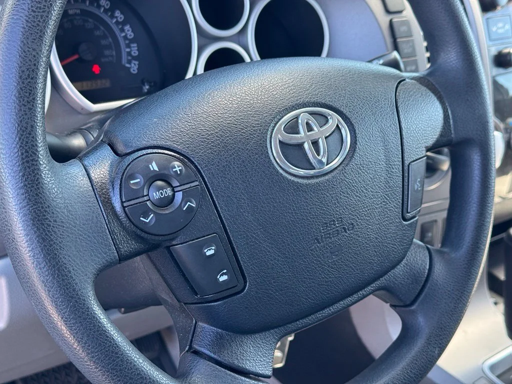 Used 2011 Silver Toyota Grade image 15