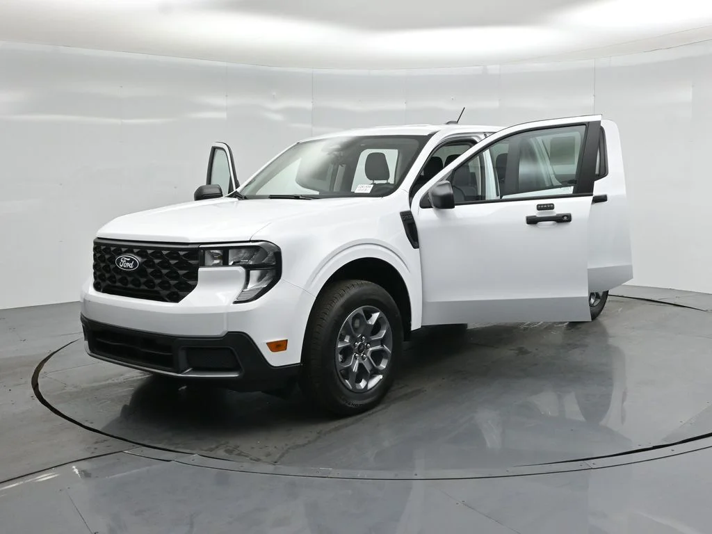 New 2026 Oxford White Ford XLT image 27