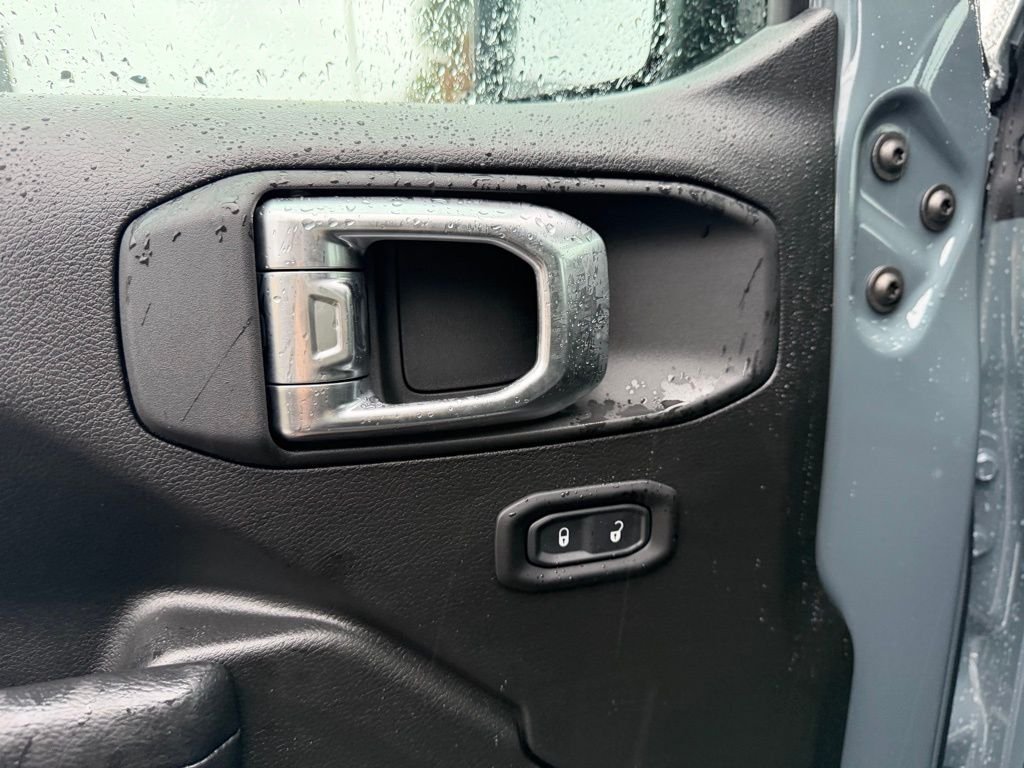 New 2026 Anvil Clear-Coat Exterior Paint Jeep Sport image 13