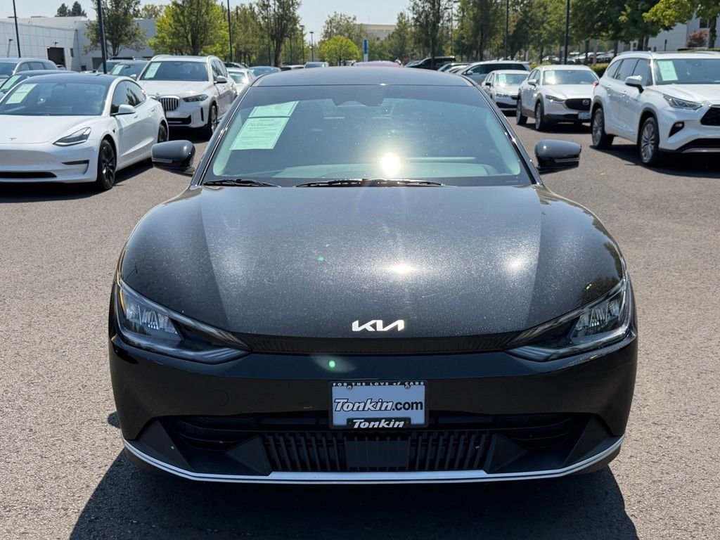 Used 2024 Aurora Black Pearl Kia Light image 3