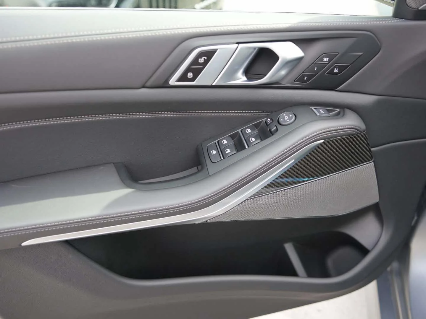 New 2026 Frozen Pure Grey Metallic BMW M60i image 13