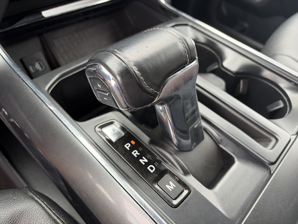Used 2022 Silver Ford Lariat image 32