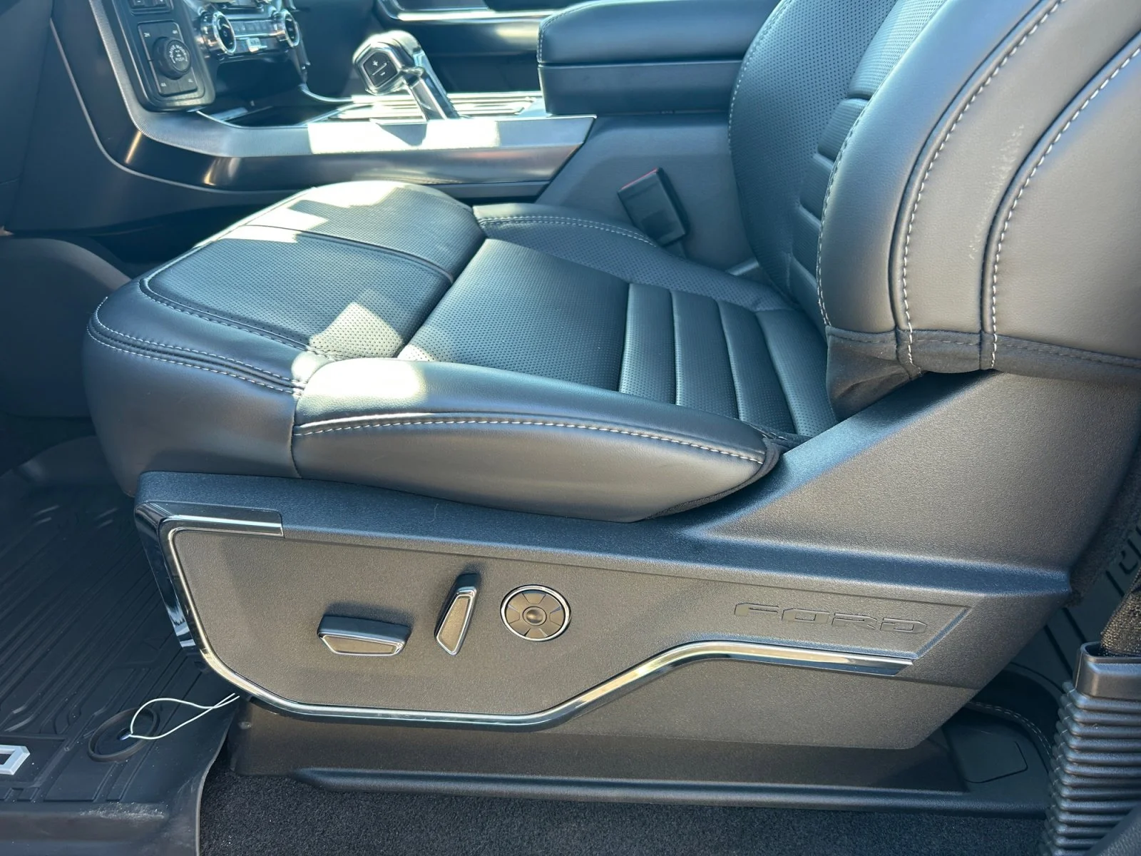New 2026 Agate Black Metallic Ford Platinum image 15