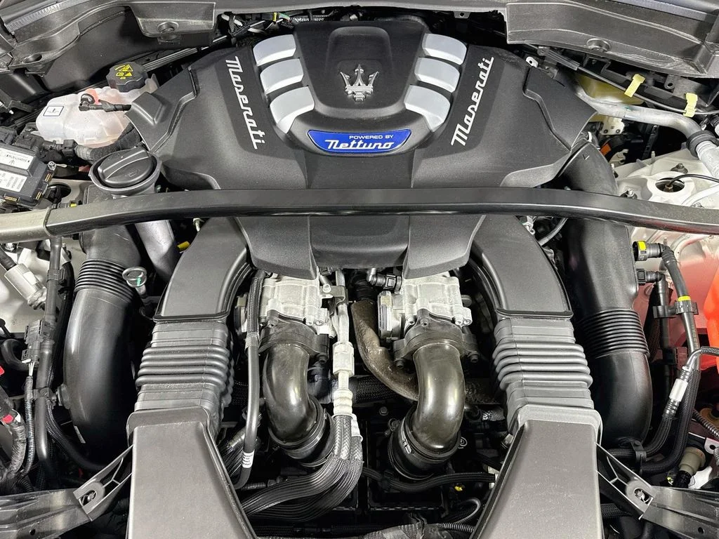 Used 2026 Bianco Maserati Modena image 24