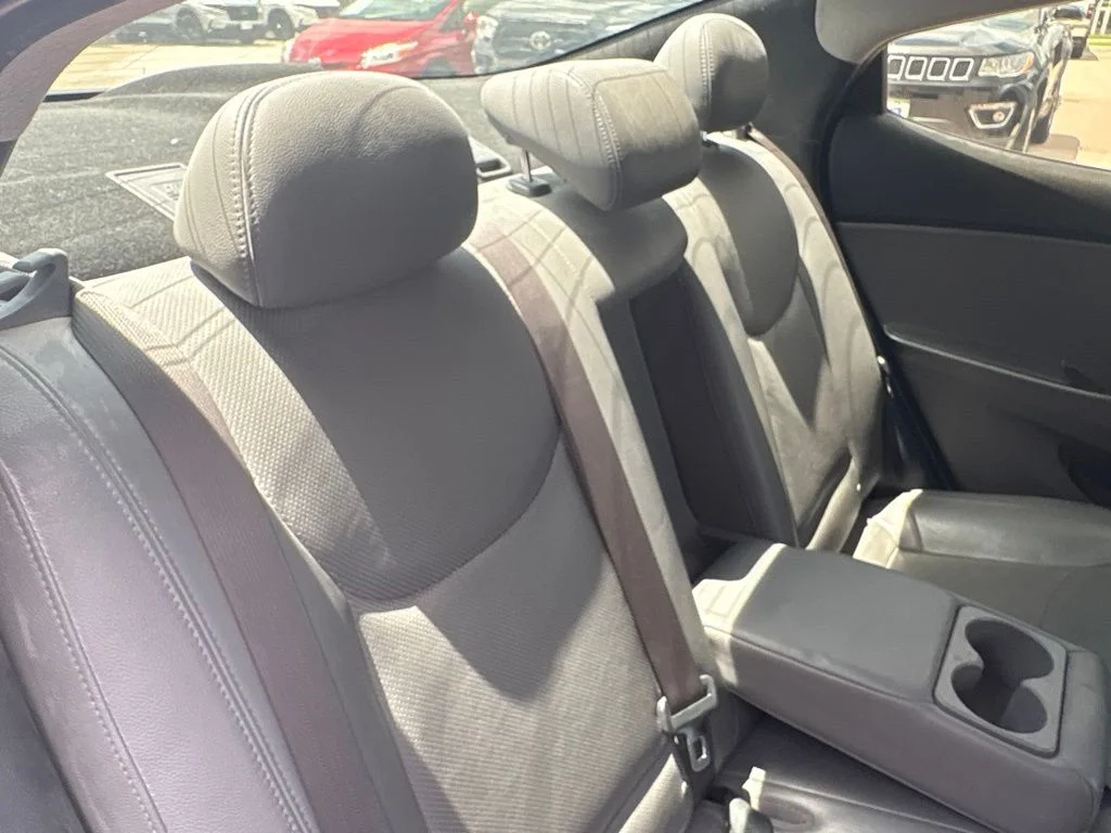 Used 2015 Shale Gray Metallic Hyundai Limited image 27