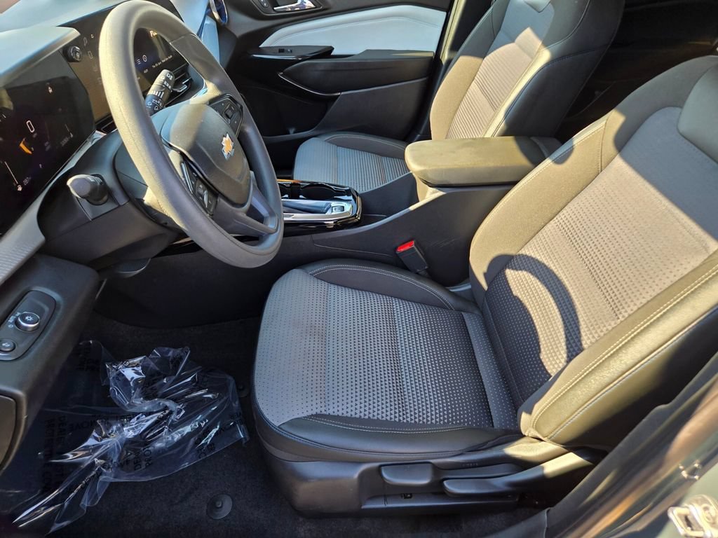2025 Chevrolet Trax LT - Photo 10