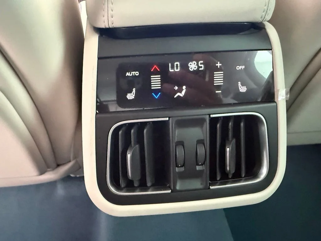 Certified Used 2025 Bianco Astro Maserati Folgore image 23