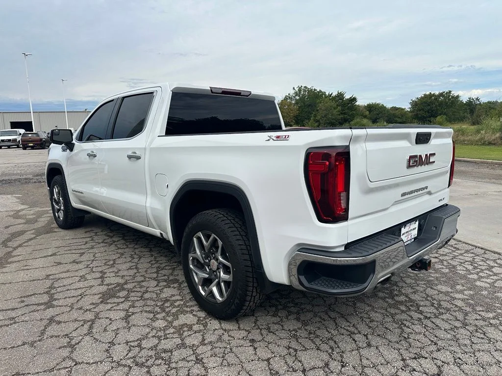 2022 GMC Sierra 1500 SLT - Photo 7