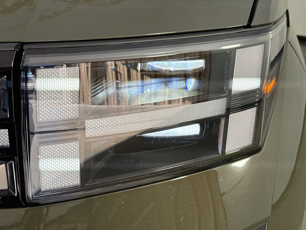 Used 2025 Green Hyundai SEL image 39