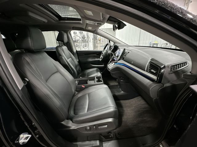 Used 2024 Crystal Black Pearl Honda Touring image 31