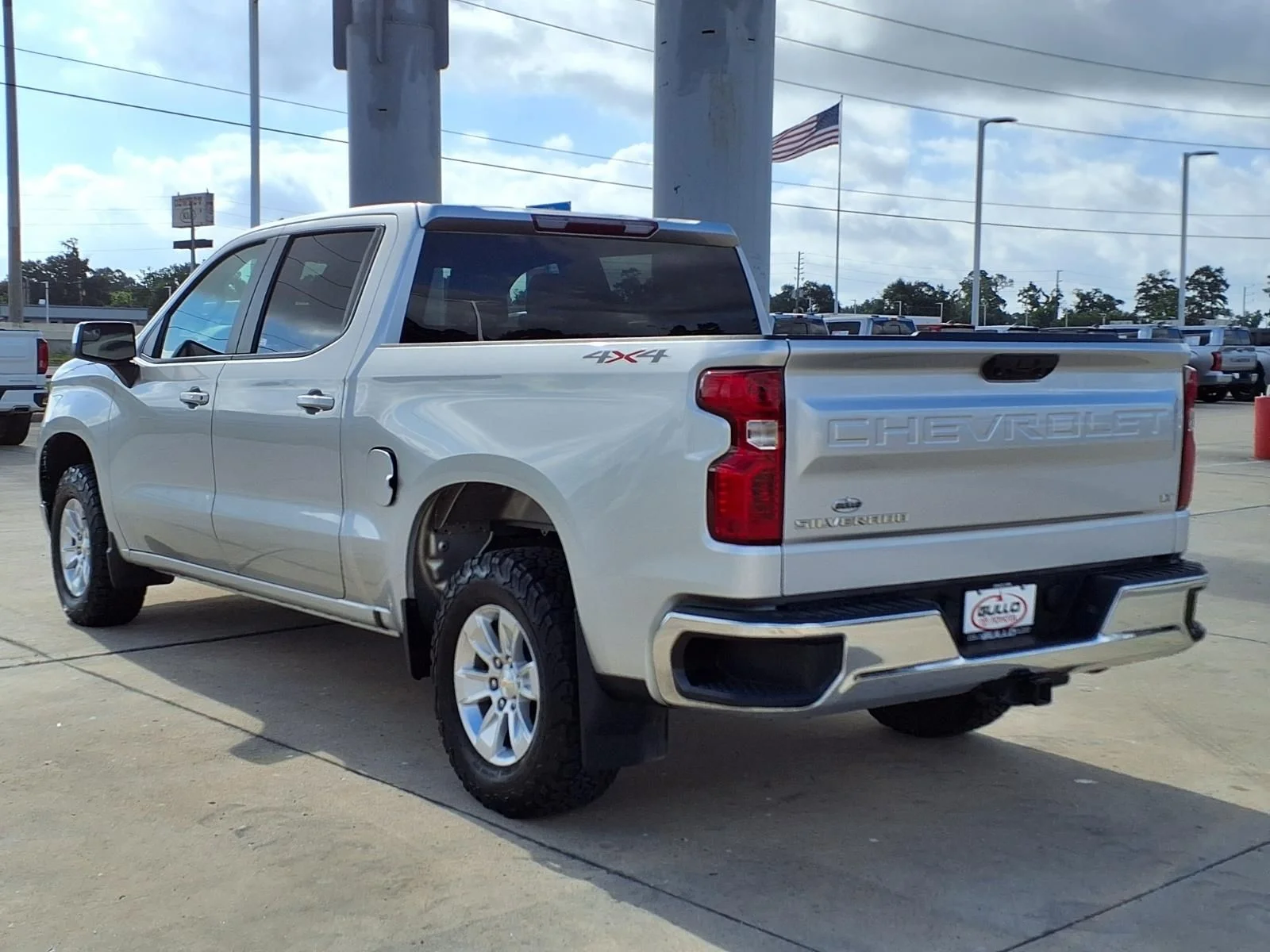 Used 2022 Silver Chevrolet LT image 2