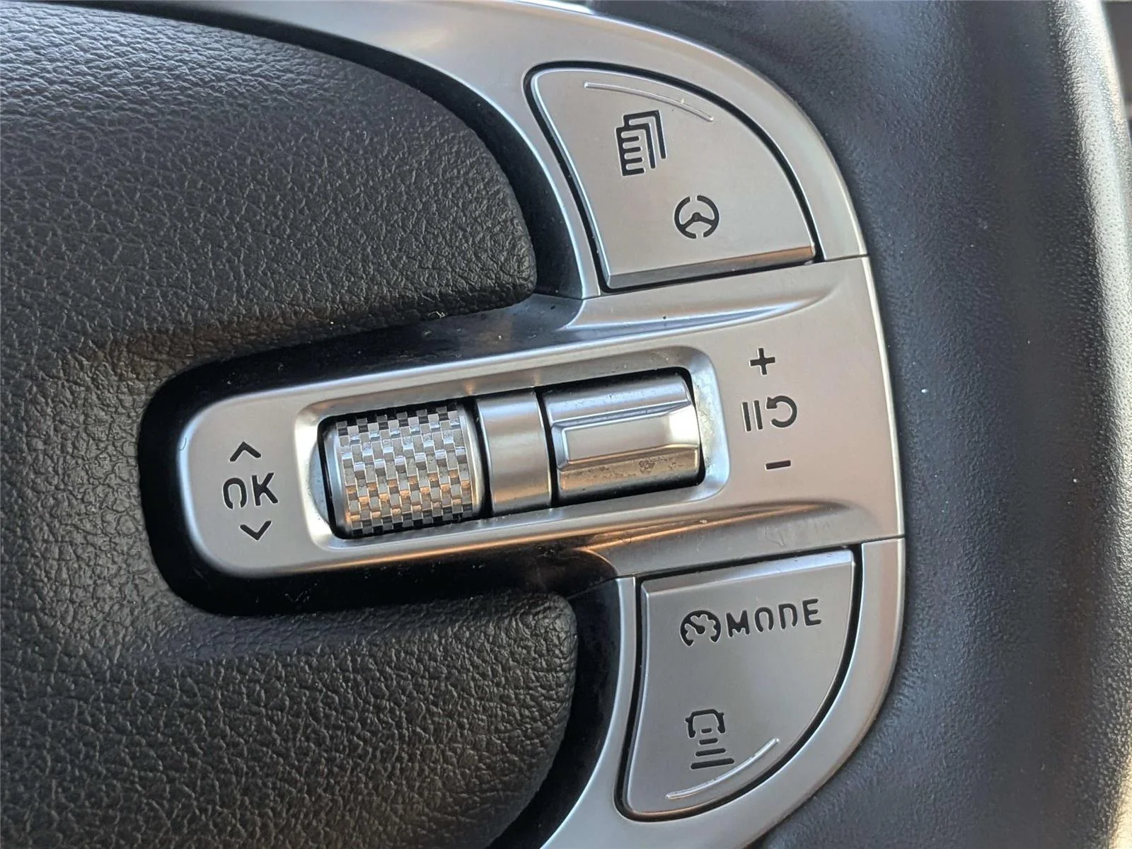 Used 2021 Silver Genesis 2.5T image 29