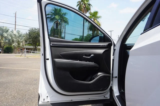 Used 2023  Hyundai Limited image 15