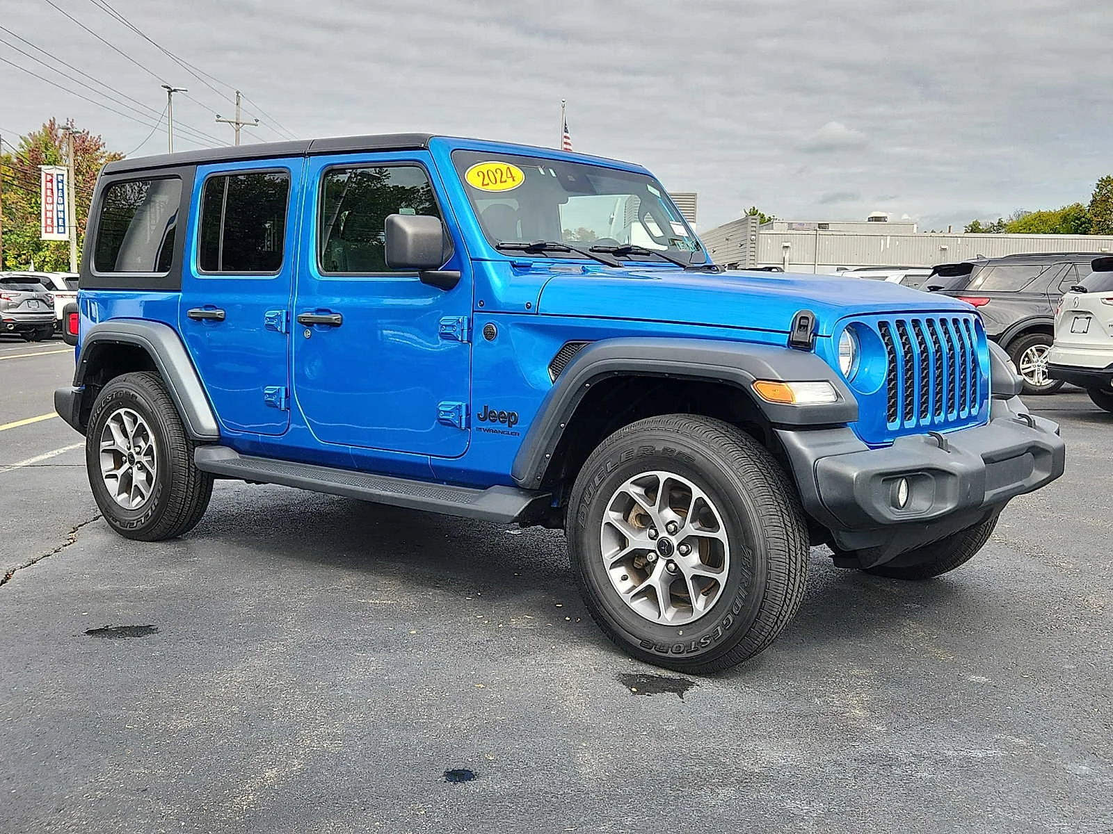 Used 2024 Hydro Blue Pearlcoat Jeep Sport S image 2