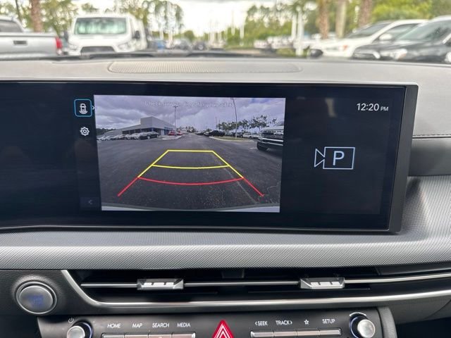 Used 2025 Silver Hyundai SEL image 28