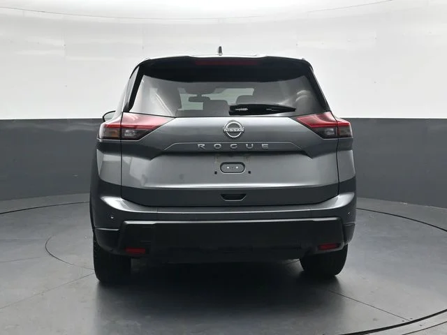 Used 2025 Gray Nissan SV image 5
