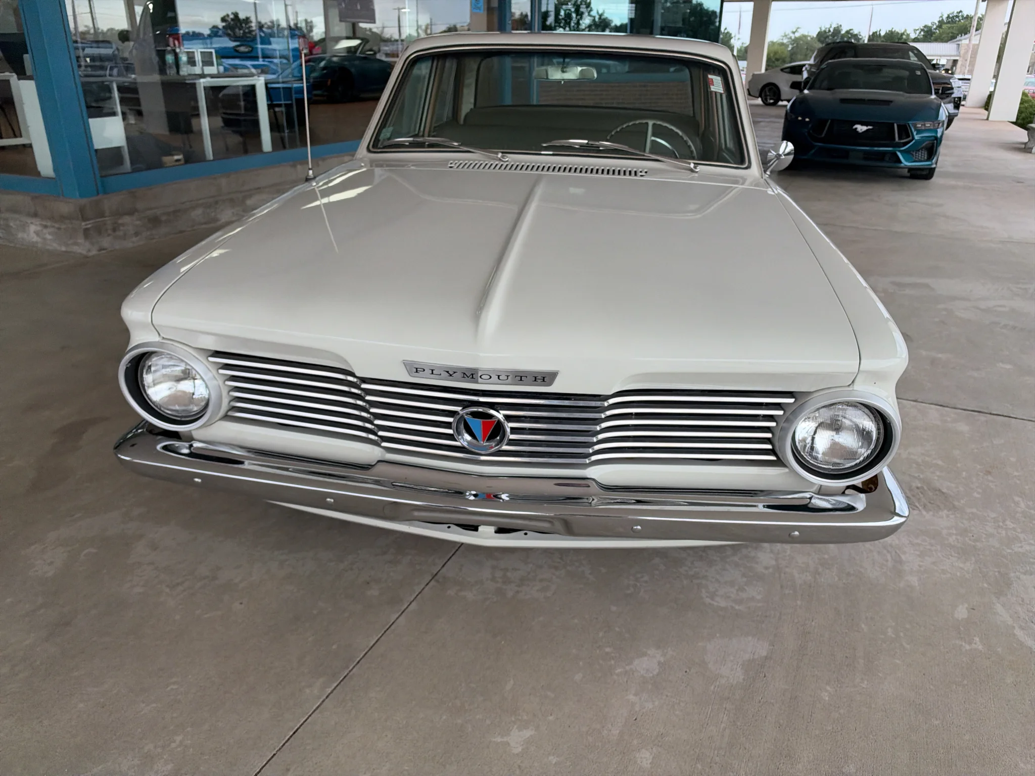 Used 1964 WHITE PLYMOUTH  image 2