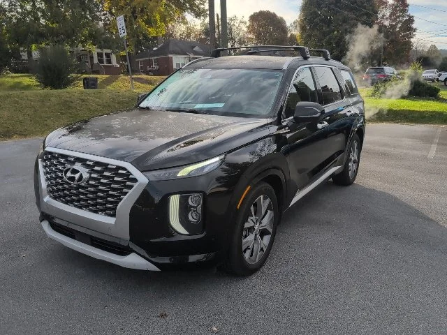 Used 2021 Black Hyundai Limited image 3