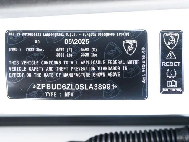 Used 2025  Lamborghini SE image 89