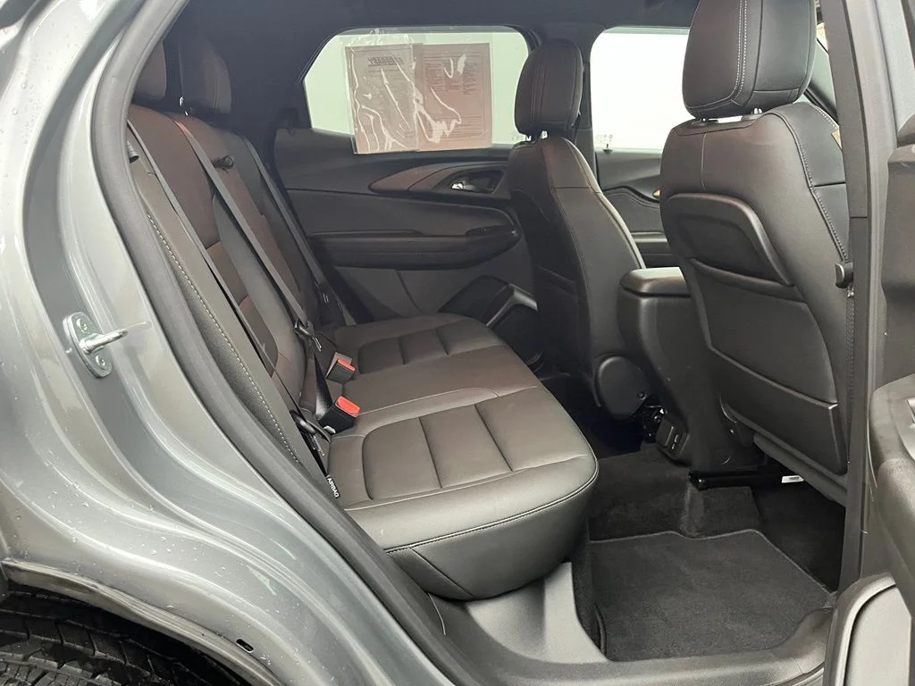 Used 2023 Gray Chevrolet ACTIV image 35