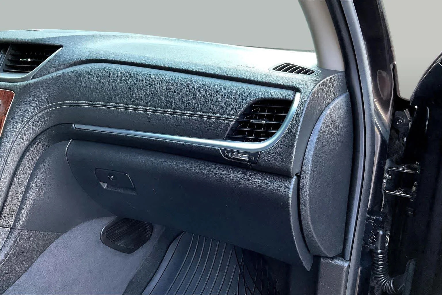 Used 2014 Tungsten Metallic Chevrolet LT image 18