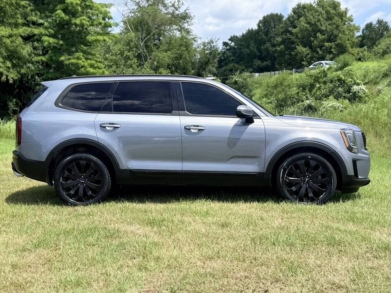 Used 2022 Gray Kia S 4dr SUV image 6