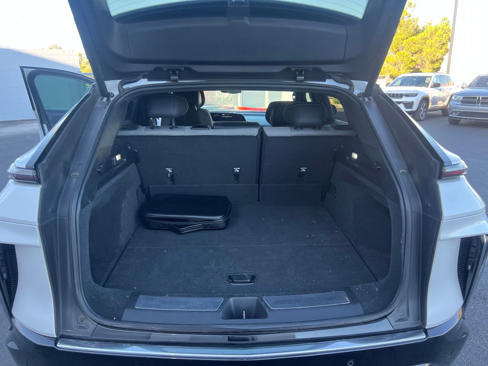 Used 2024 White Cadillac Tech image 29