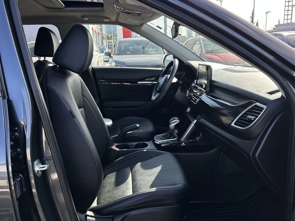 Used 2022  Kia EX AWD Low Mileage   One Owner   Local BC image 32
