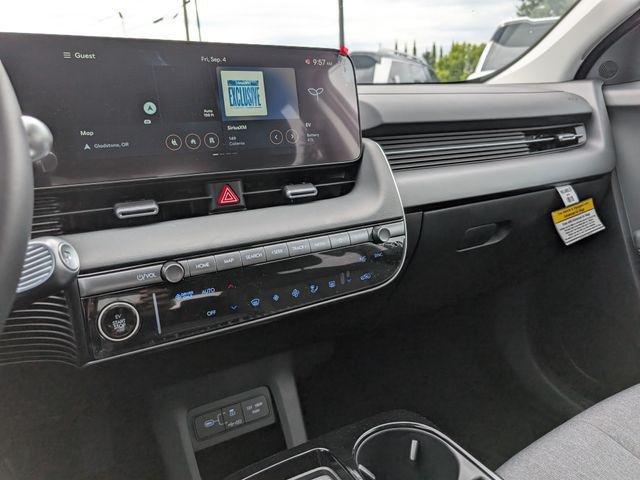 New 2026 White Hyundai SE image 33