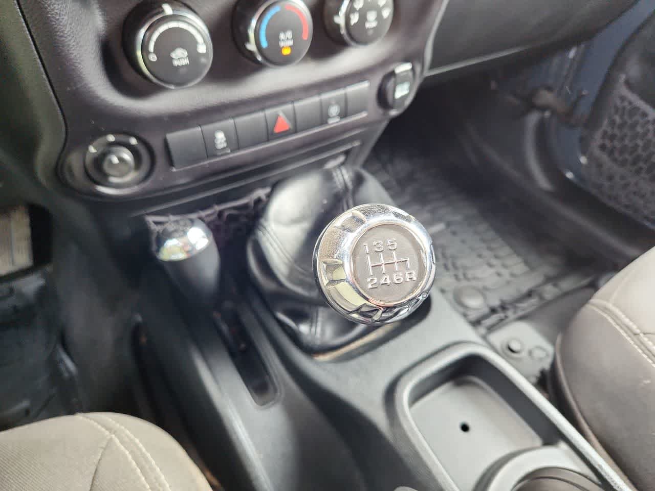 Used 2017  Jeep Sahara image 19