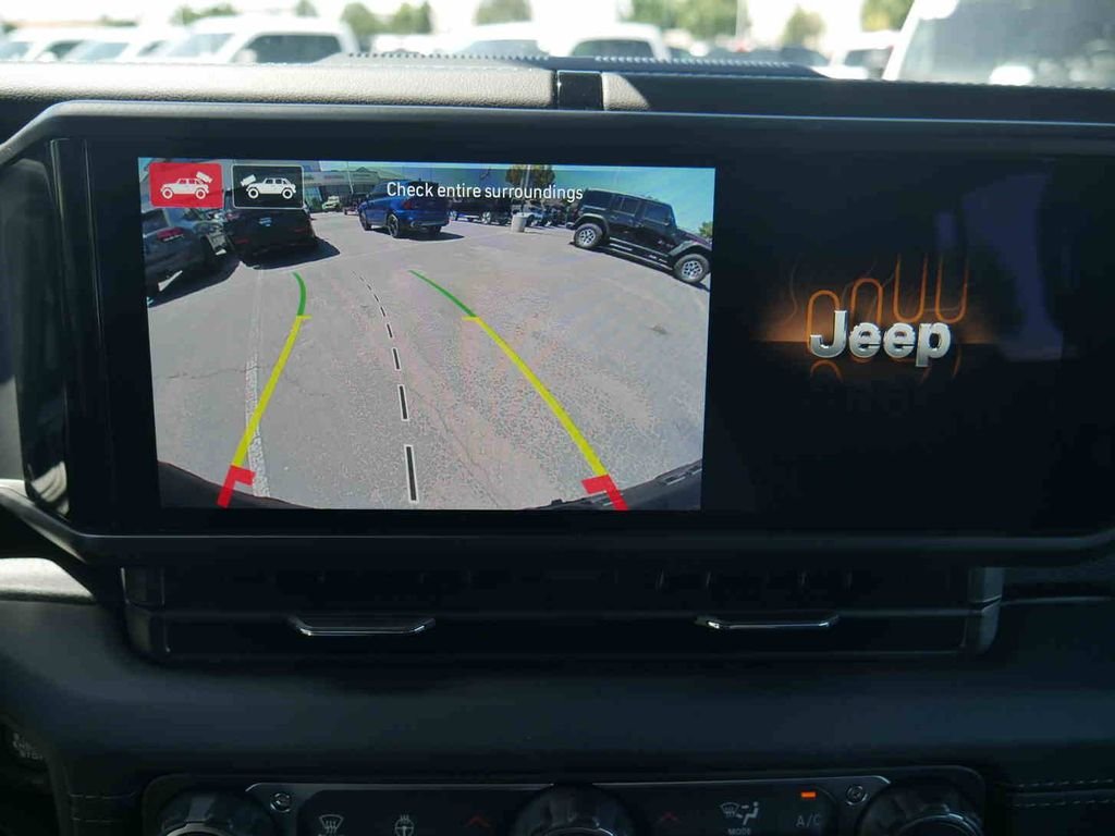 New 2026 Black Clear-Coat Exterior Paint Jeep  image 33
