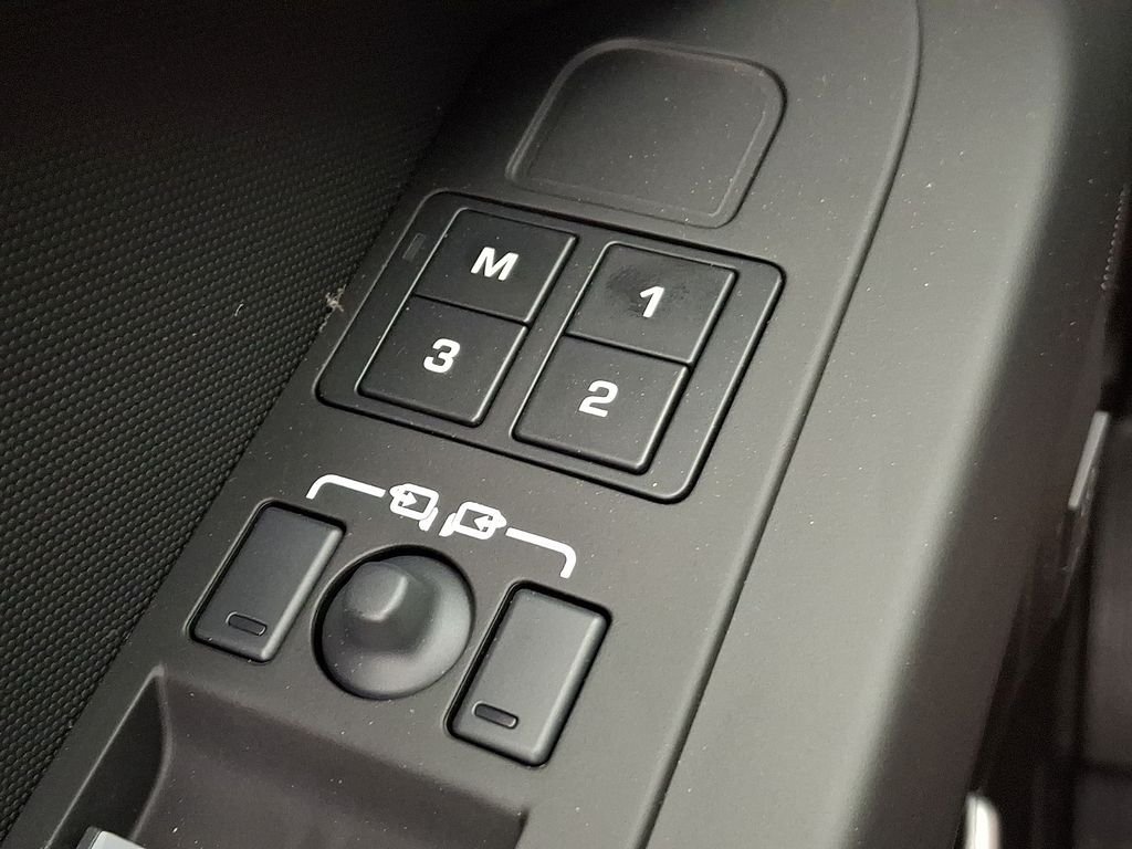 New 2026 Fuji White LAND ROVER X-Dynamic SE image 20