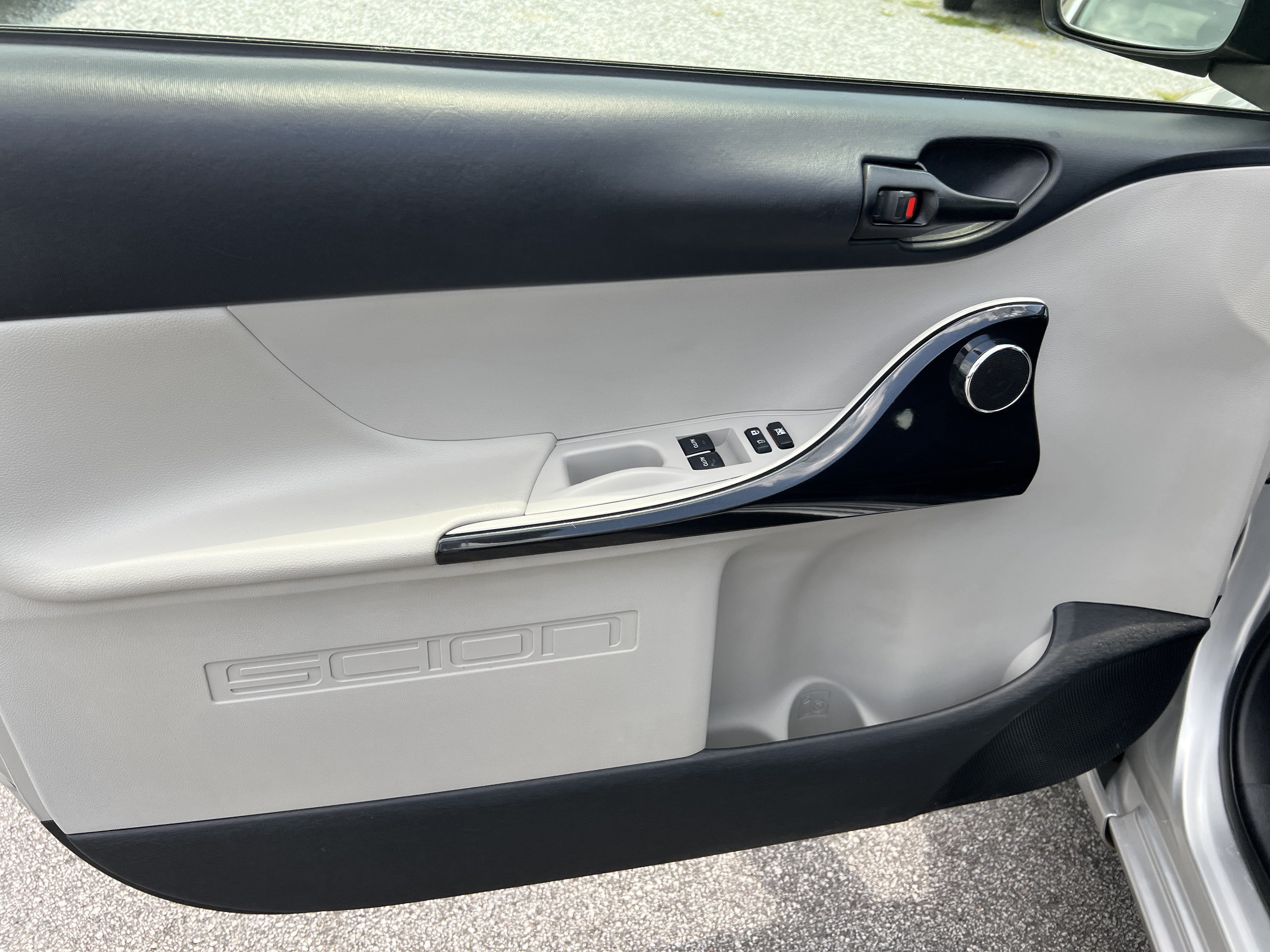 Used 2012 Classic Silver Metallic Scion  image 10