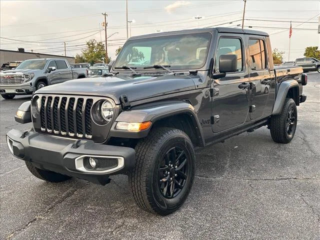 Used 2023 Gray Jeep Sport S image 5
