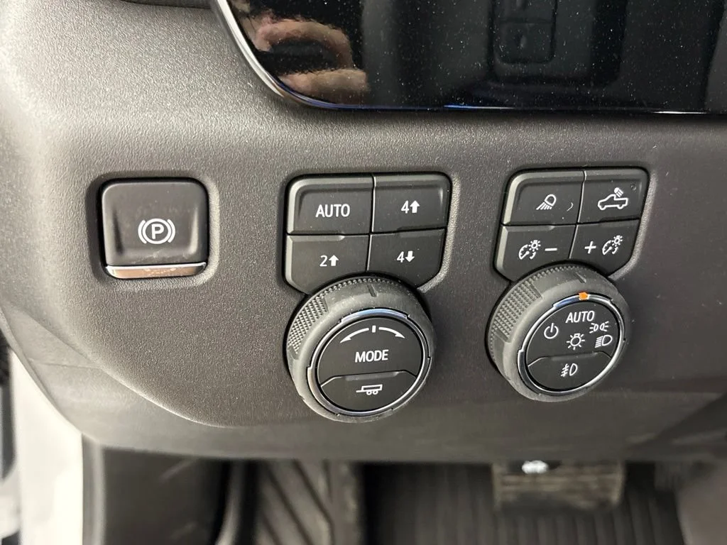New 2026 Summit White Chevrolet LT Trail Boss image 38