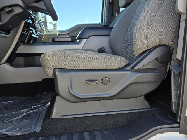 Certified Used 2022 Oxford White Ford XLT image 14