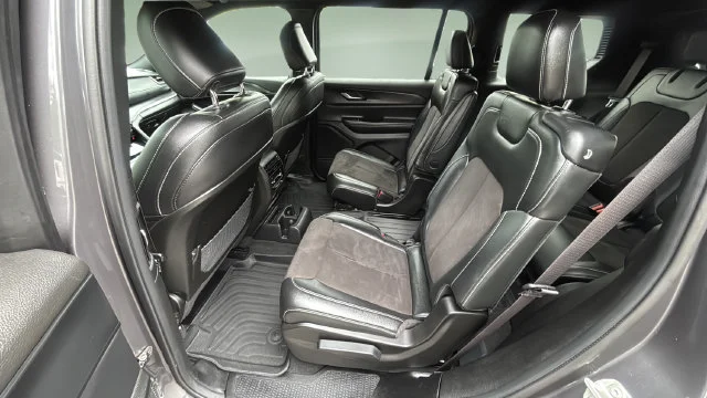 Used 2023 Gray Jeep Altitude 4x4 image 19