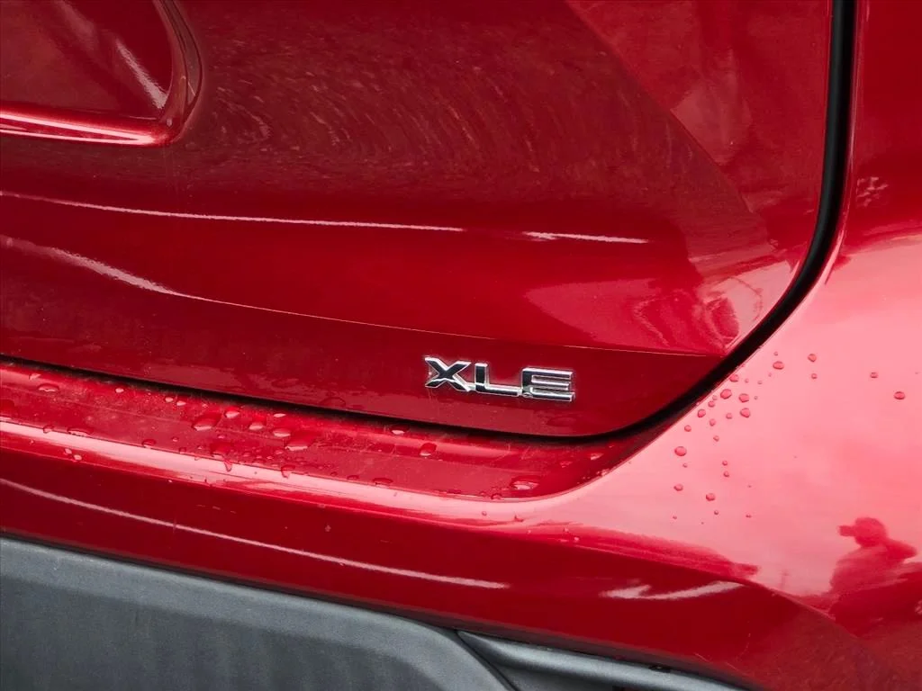 Used 2021 Red Toyota XLE image 14