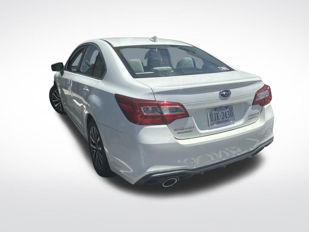 Used 2018 Crystal White Pearl Subaru 2.5i image 4