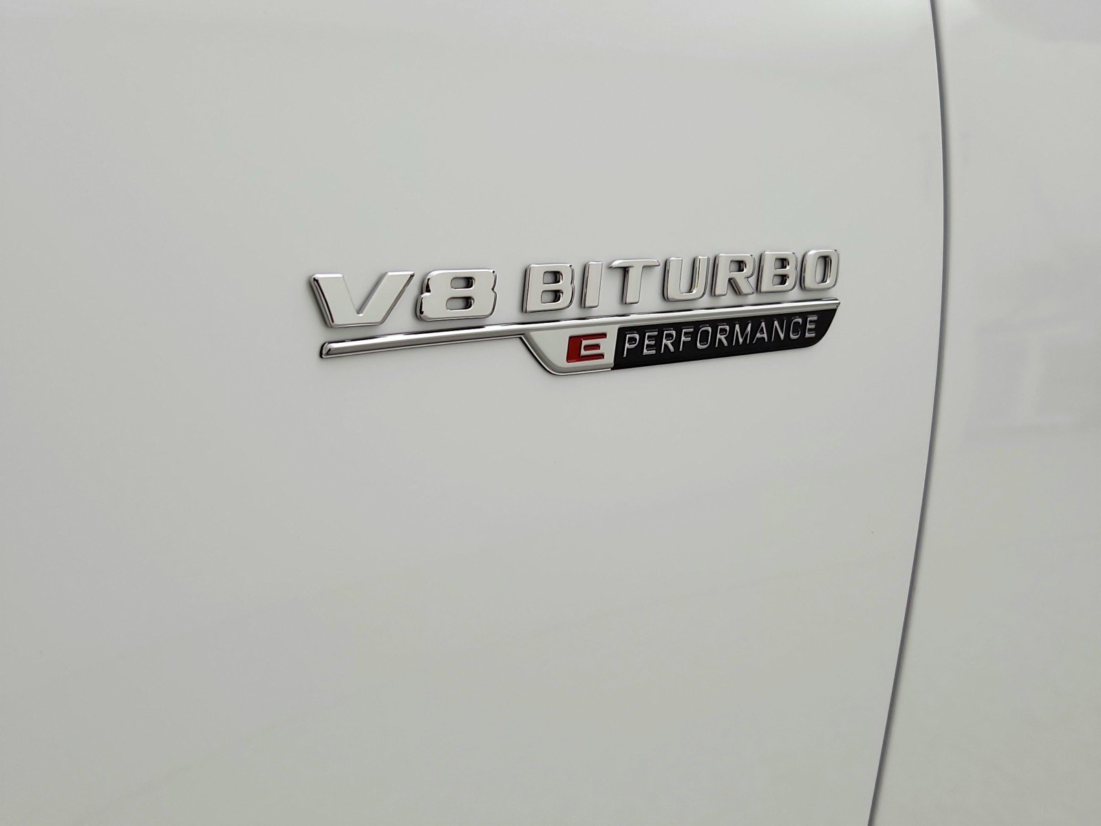 New 2026 MANUFAKTUR Moonlight White Metallic Mercedes-Benz AMG® S 63 E 4MATIC Sedan image 25