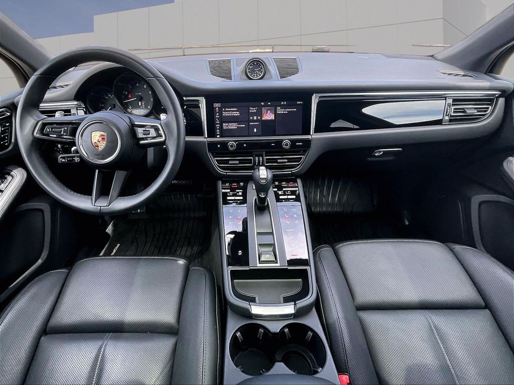 Used 2025 Orange Porsche  image 14