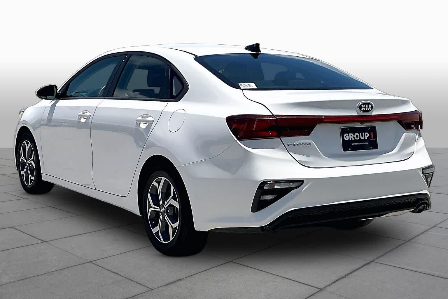 Used 2021 Clear White Kia LXS image 12