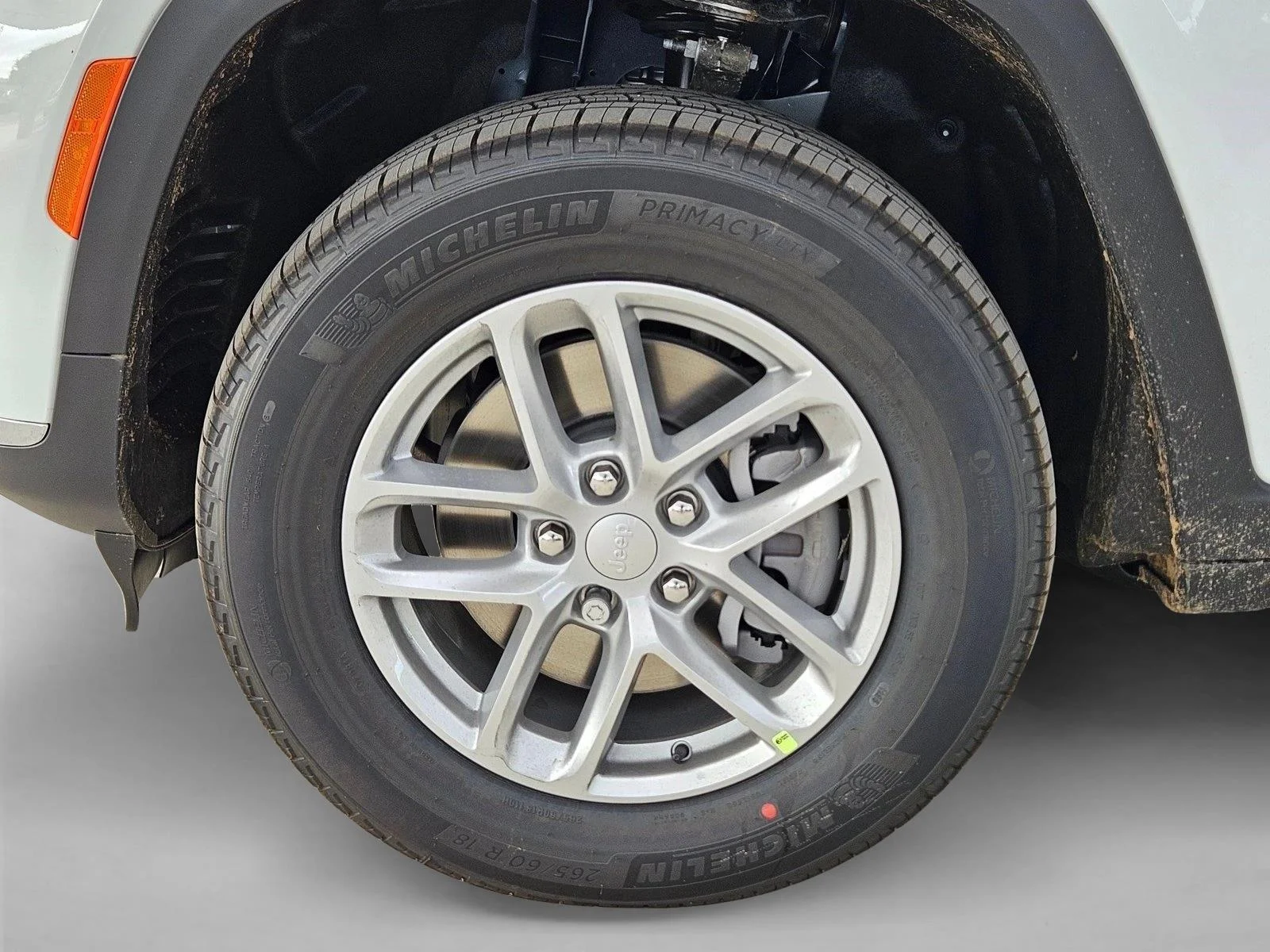 New 2026 Bright White Clear-Coat Exterior Paint Jeep Laredo X image 10