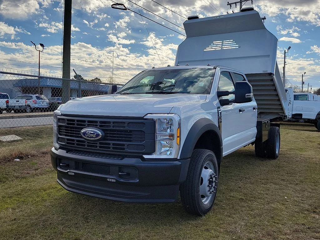 New 2026 Oxford White Ford F-550® XL image 2