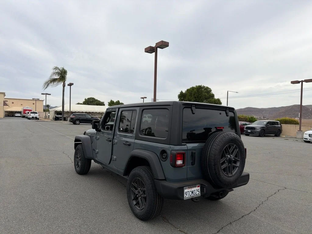 Used 2024 Gray Jeep Sport S image 7