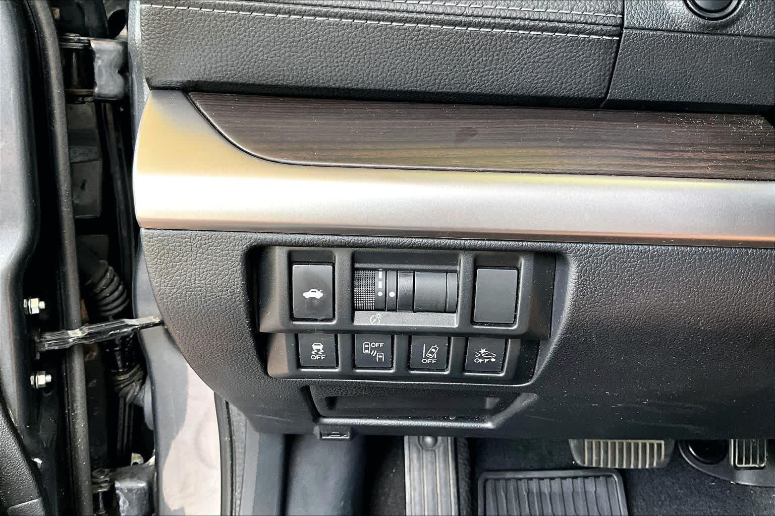Used 2019 Magnetite Gray Metallic Subaru Limited image 33